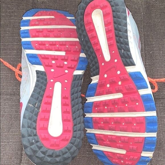 EUC WOMEN’S 11 NIKE WILD TRAIL SHOES - Picture 2 of 5